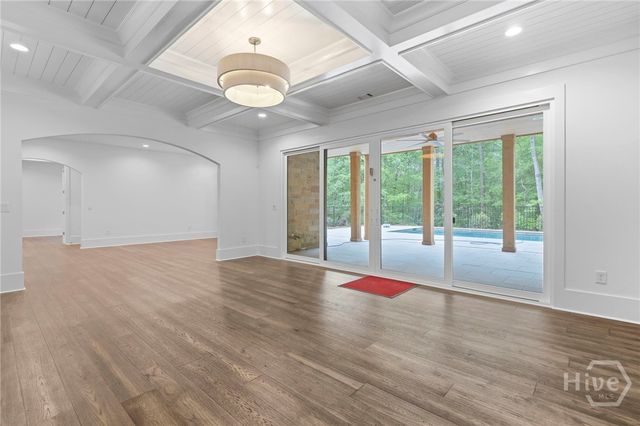 1040 Parrotts Cove, Greensboro, GA 30642