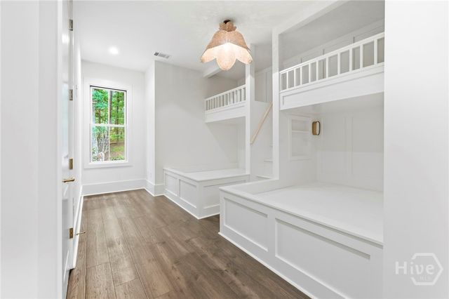 1040 Parrotts Cove, Greensboro, GA 30642