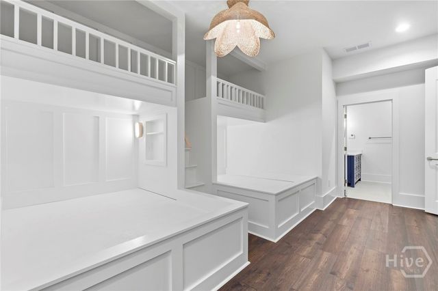 1040 Parrotts Cove, Greensboro, GA 30642