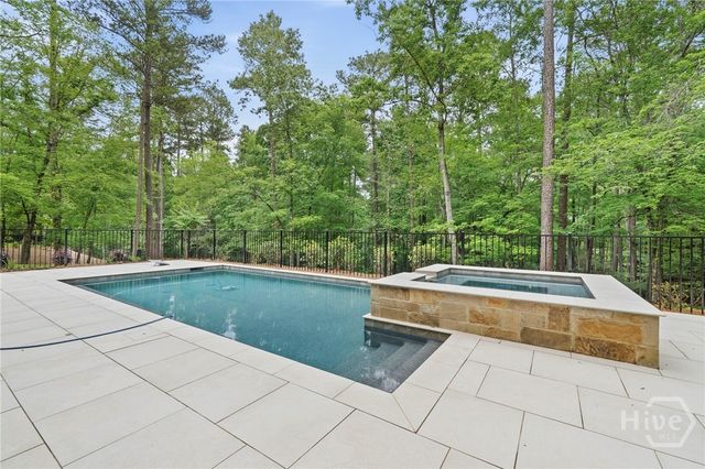1040 Parrotts Cove, Greensboro, GA 30642