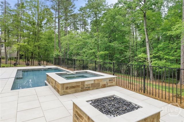 1040 Parrotts Cove, Greensboro, GA 30642