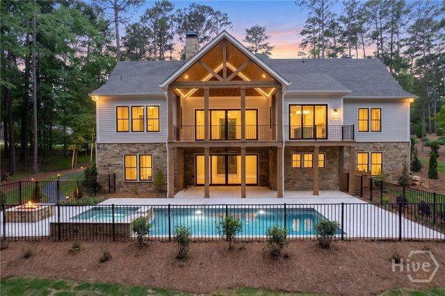 1040 Parrotts Cove, Greensboro, GA 30642