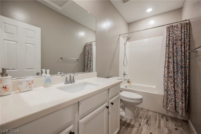 8469 Insignia Avenue 104, Las Vegas, NV 89178