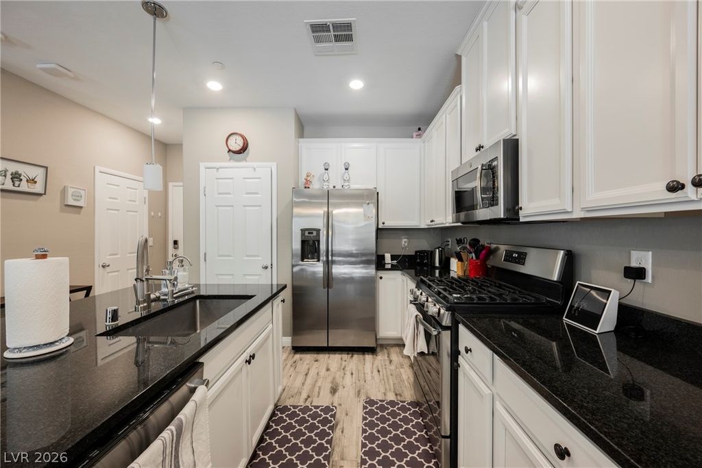 8469 Insignia Avenue 104, Las Vegas, NV 89178