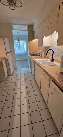 2700 Mitchell Drive 5, Woodridge, IL 60517