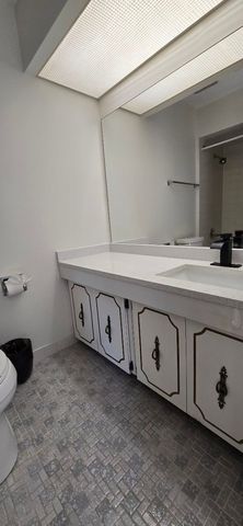 2700 Mitchell Drive 5, Woodridge, IL 60517