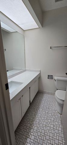 2700 Mitchell Drive 5, Woodridge, IL 60517