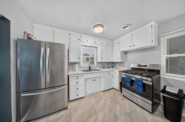 720 Dena Street, Waterloo, IA 50702