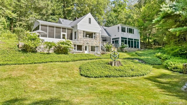 1085 Barrett Circle W, Carmel, NY 10512