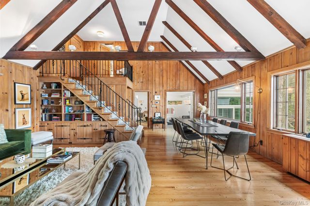 1085 Barrett Circle W, Carmel, NY 10512