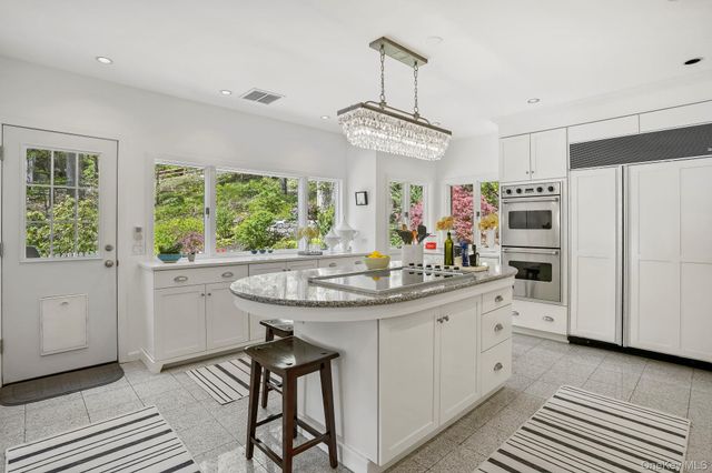 1085 Barrett Circle W, Carmel, NY 10512
