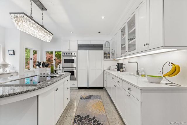 1085 Barrett Circle W, Carmel, NY 10512
