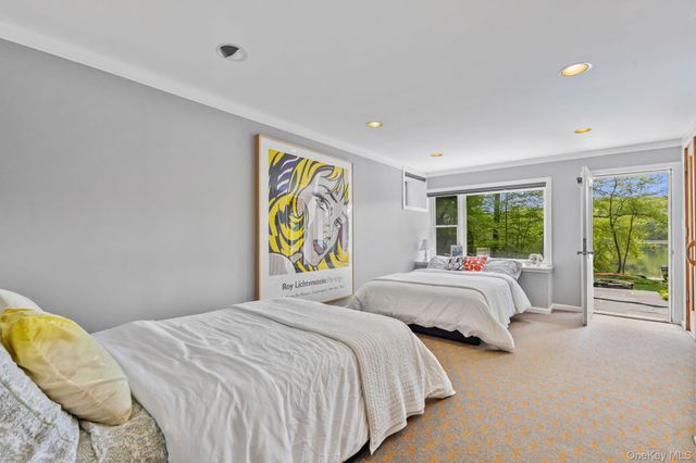 1085 Barrett Circle W, Carmel, NY 10512