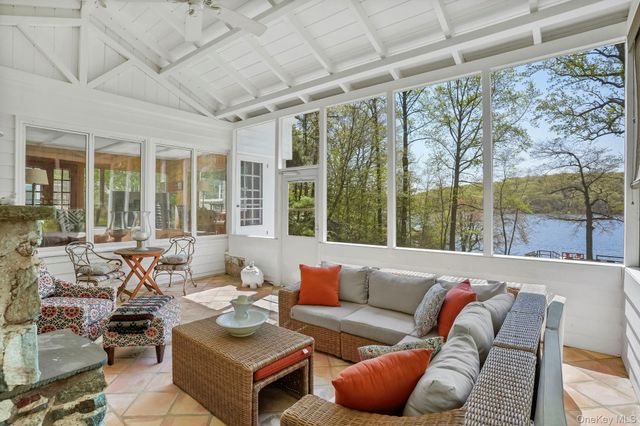 1085 Barrett Circle W, Carmel, NY 10512