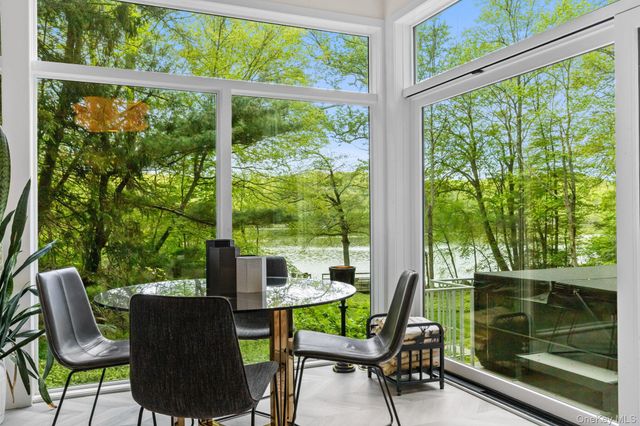 1085 Barrett Circle W, Carmel, NY 10512