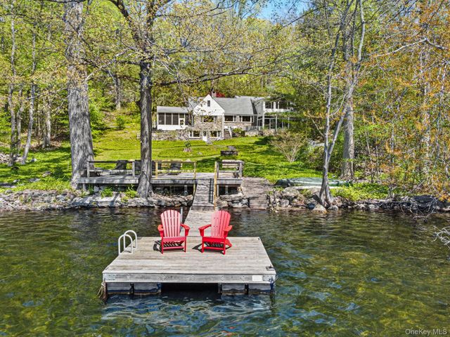 1085 Barrett Circle W, Carmel, NY 10512