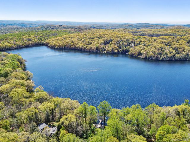 1085 Barrett Circle W, Carmel, NY 10512