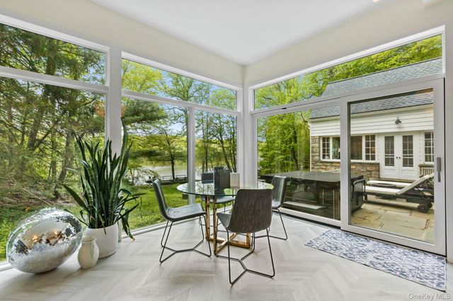1085 Barrett Circle W, Carmel, NY 10512