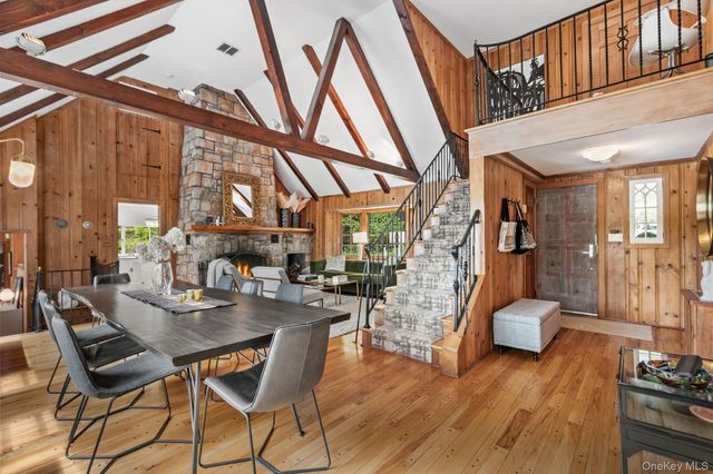 1085 Barrett Circle W, Carmel, NY 10512