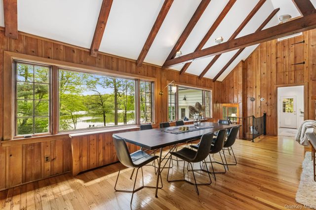 1085 Barrett Circle W, Carmel, NY 10512