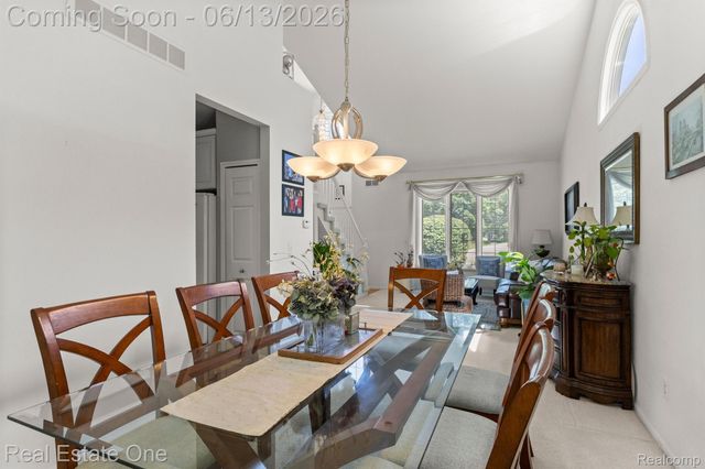 30612 SEQUOIA Circle, Farmington Hills, MI 48331