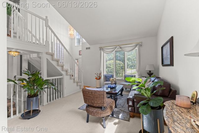 30612 SEQUOIA Circle, Farmington Hills, MI 48331