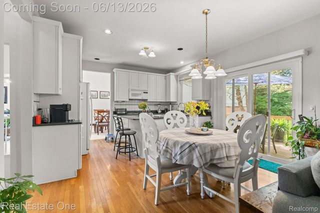 30612 SEQUOIA Circle, Farmington Hills, MI 48331