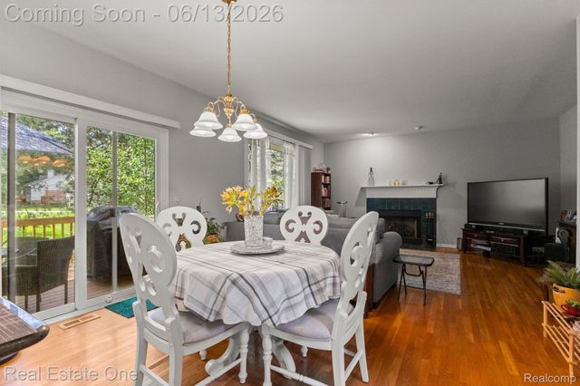 30612 SEQUOIA Circle, Farmington Hills, MI 48331