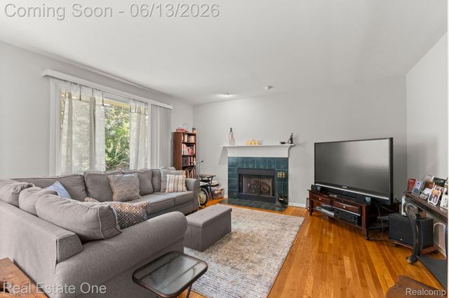 30612 SEQUOIA Circle, Farmington Hills, MI 48331