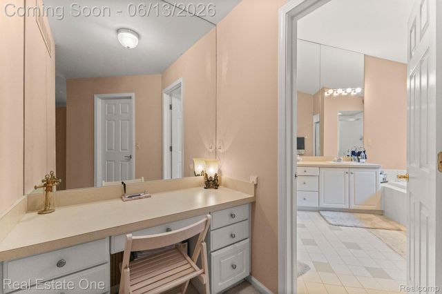 30612 SEQUOIA Circle, Farmington Hills, MI 48331