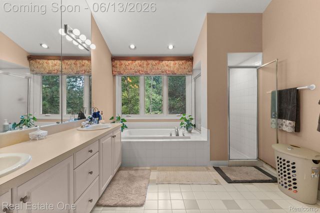 30612 SEQUOIA Circle, Farmington Hills, MI 48331