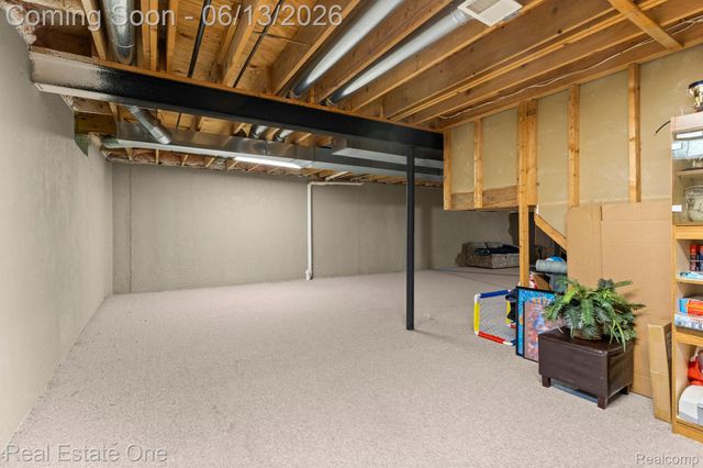 30612 SEQUOIA Circle, Farmington Hills, MI 48331