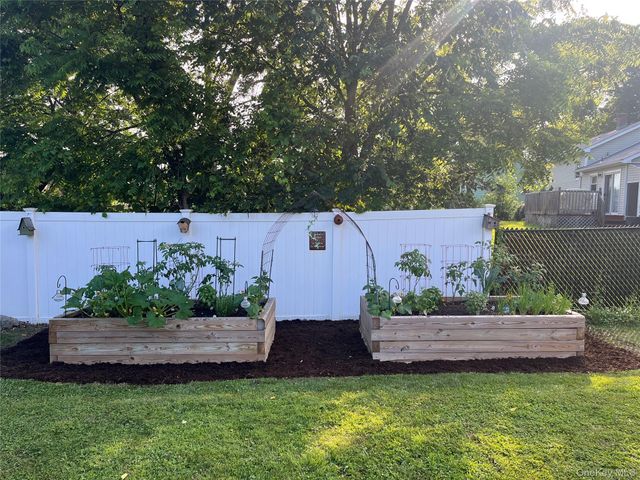 24 Linda Place, Fishkill, NY 12524