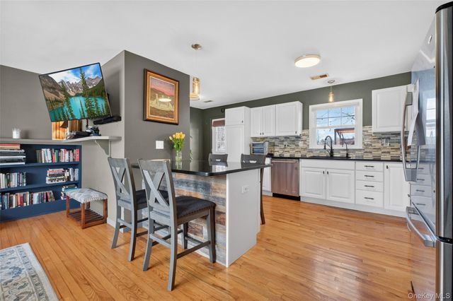 24 Linda Place, Fishkill, NY 12524