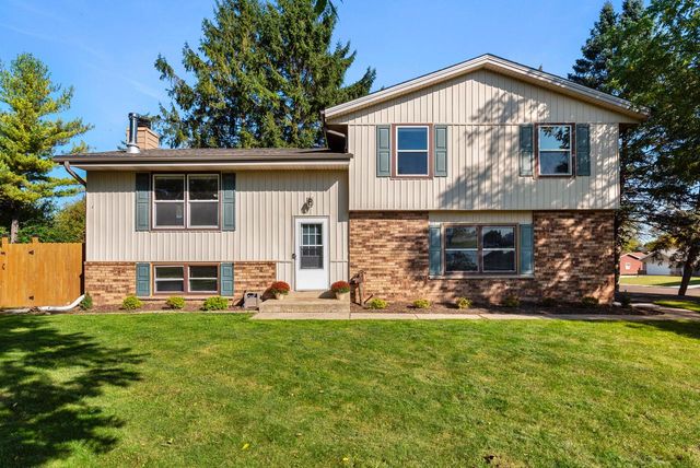 W165N10401 Wagon TRAIL, Germantown, WI 53022