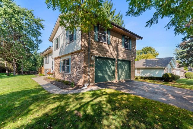 W165N10401 Wagon TRAIL, Germantown, WI 53022