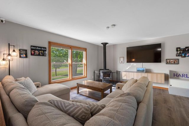 W165N10401 Wagon TRAIL, Germantown, WI 53022