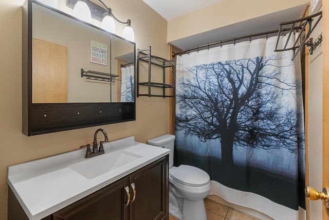 W165N10401 Wagon TRAIL, Germantown, WI 53022