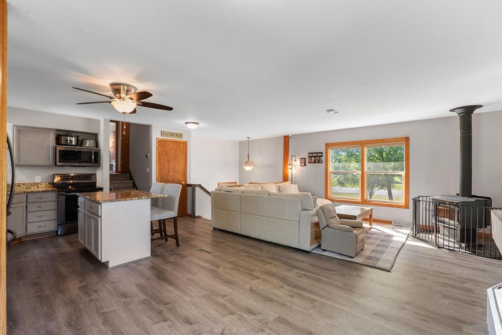 W165N10401 Wagon TRAIL, Germantown, WI 53022