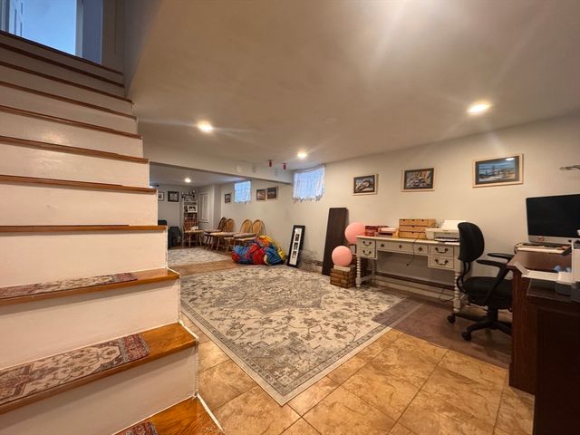 10-12 Webster St 1, Winchester, MA 01890