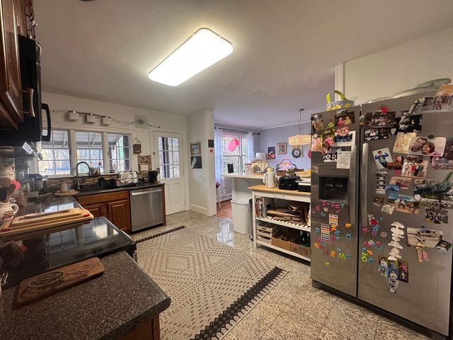 10-12 Webster St 1, Winchester, MA 01890