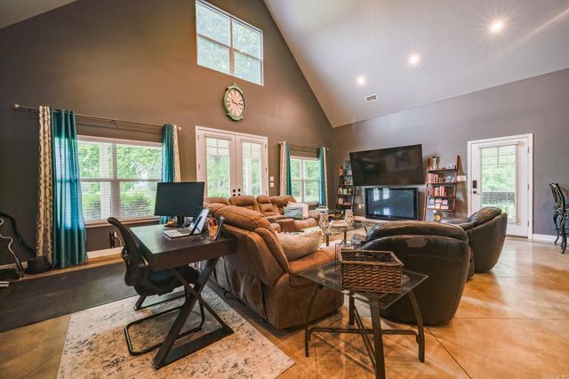 25 Pocahontas Court, Conway, AR 72032
