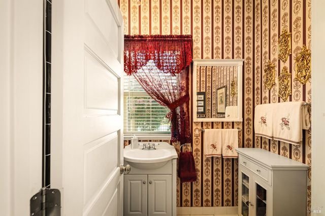 306 Buck Ave, Vacaville, CA 95688