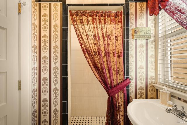 306 Buck Ave, Vacaville, CA 95688