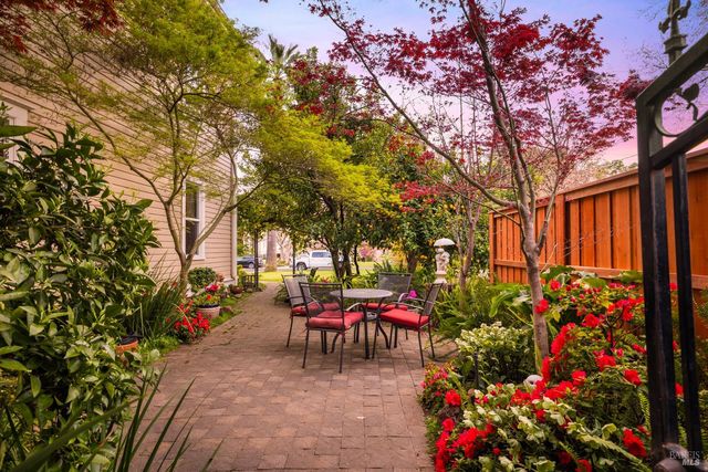 306 Buck Ave, Vacaville, CA 95688