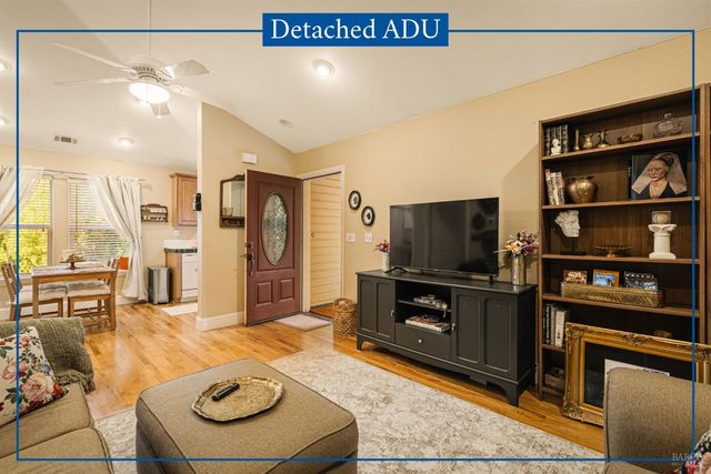 306 Buck Ave, Vacaville, CA 95688