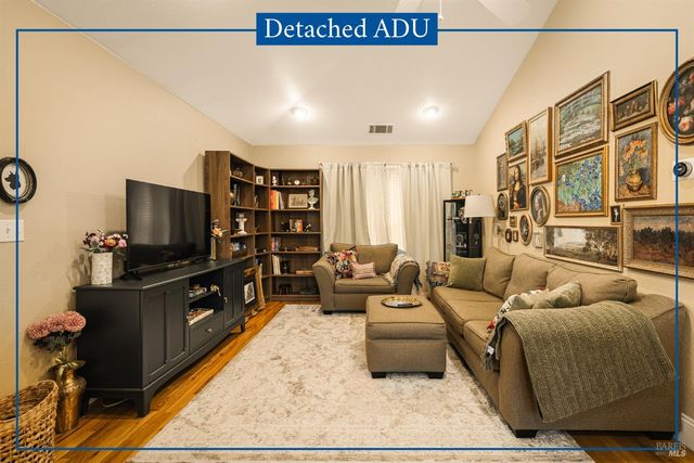 306 Buck Ave, Vacaville, CA 95688