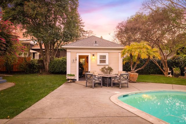 306 Buck Ave, Vacaville, CA 95688