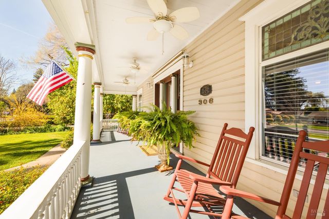 306 Buck Ave, Vacaville, CA 95688