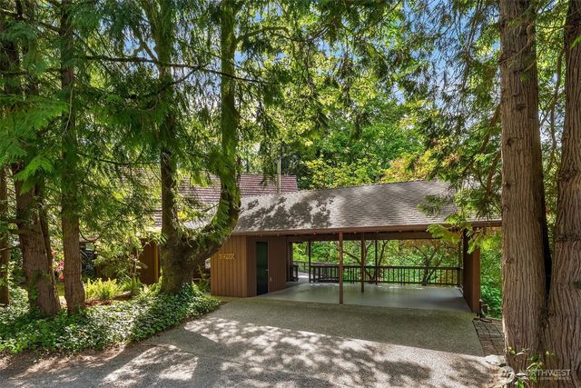 5709 80th Avenue SE, Mercer Island, WA 98040